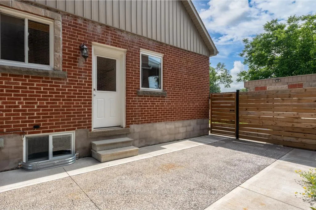 Photo 2 of Unit LOWER, 239 Cloverdale Avenue E, Hamilton, Rosedale — HOMEH
