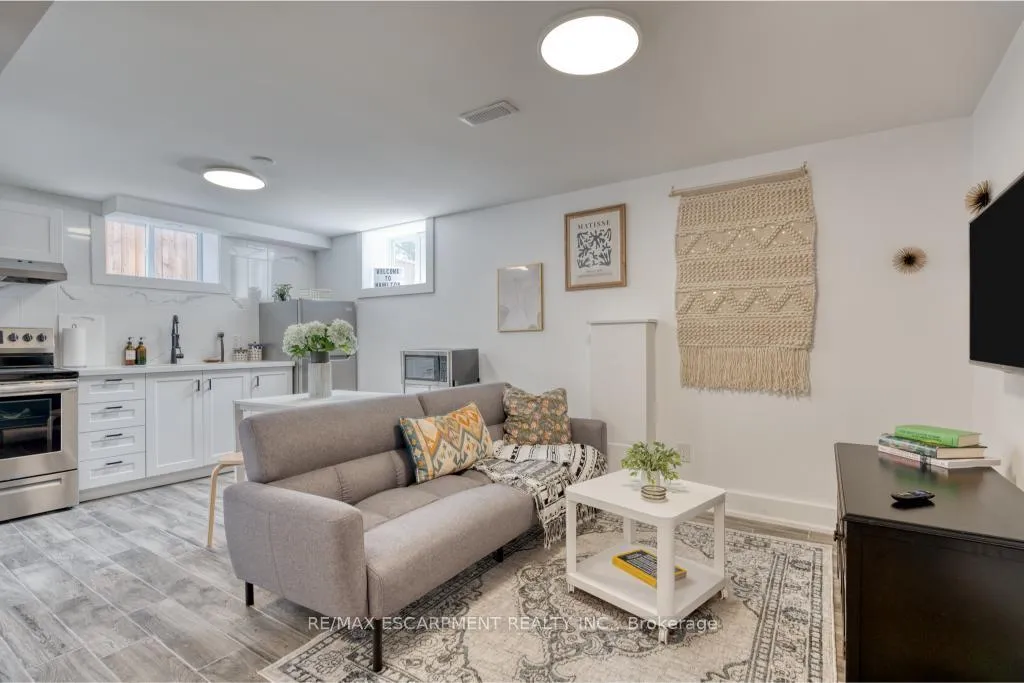 Photo 6 of Unit LOWER, 239 Cloverdale Avenue E, Hamilton, Rosedale — HOMEH