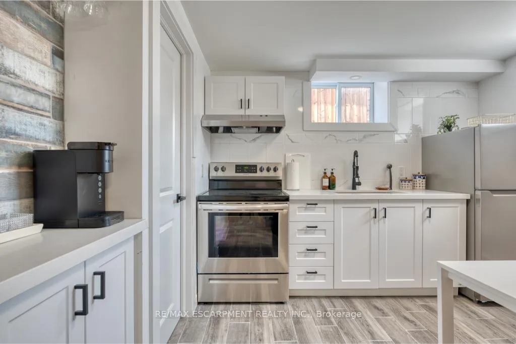 Photo 10 of Unit LOWER, 239 Cloverdale Avenue E, Hamilton, Rosedale — HOMEH