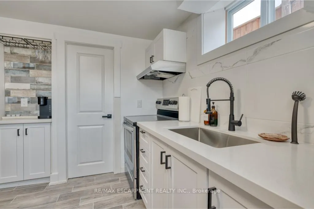 Photo 13 of Unit LOWER, 239 Cloverdale Avenue E, Hamilton, Rosedale — HOMEH