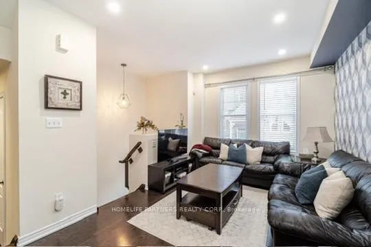Photo 3 of Unit 17, 10 Porter Avenue, Vaughan, West Woodbridge — HOMEH