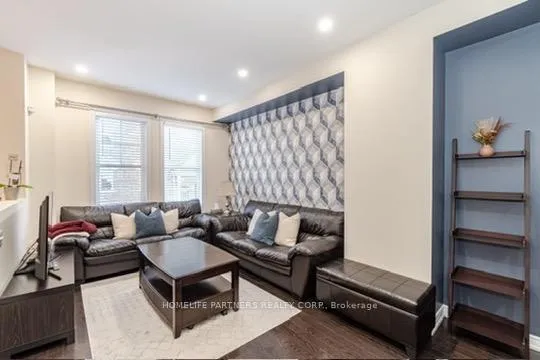 Photo 4 of Unit 17, 10 Porter Avenue, Vaughan, West Woodbridge — HOMEH