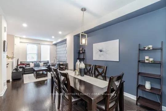 Photo 5 of Unit 17, 10 Porter Avenue, Vaughan, West Woodbridge — HOMEH