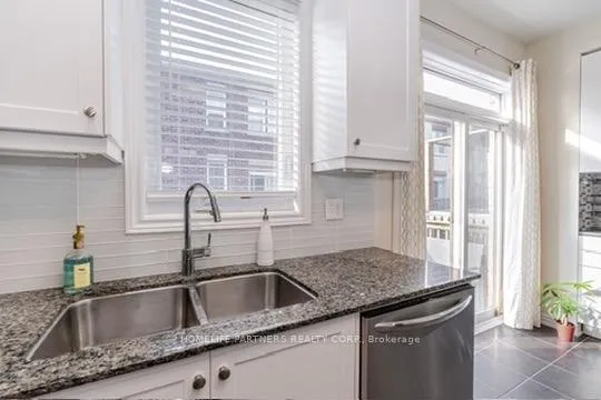 Photo 8 of Unit 17, 10 Porter Avenue, Vaughan, West Woodbridge — HOMEH