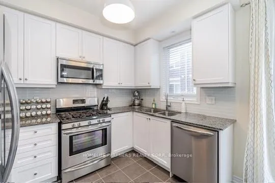 Photo 9 of Unit 17, 10 Porter Avenue, Vaughan, West Woodbridge — HOMEH