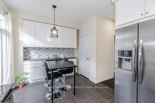 Photo 10 of Unit 17, 10 Porter Avenue, Vaughan, West Woodbridge — HOMEH