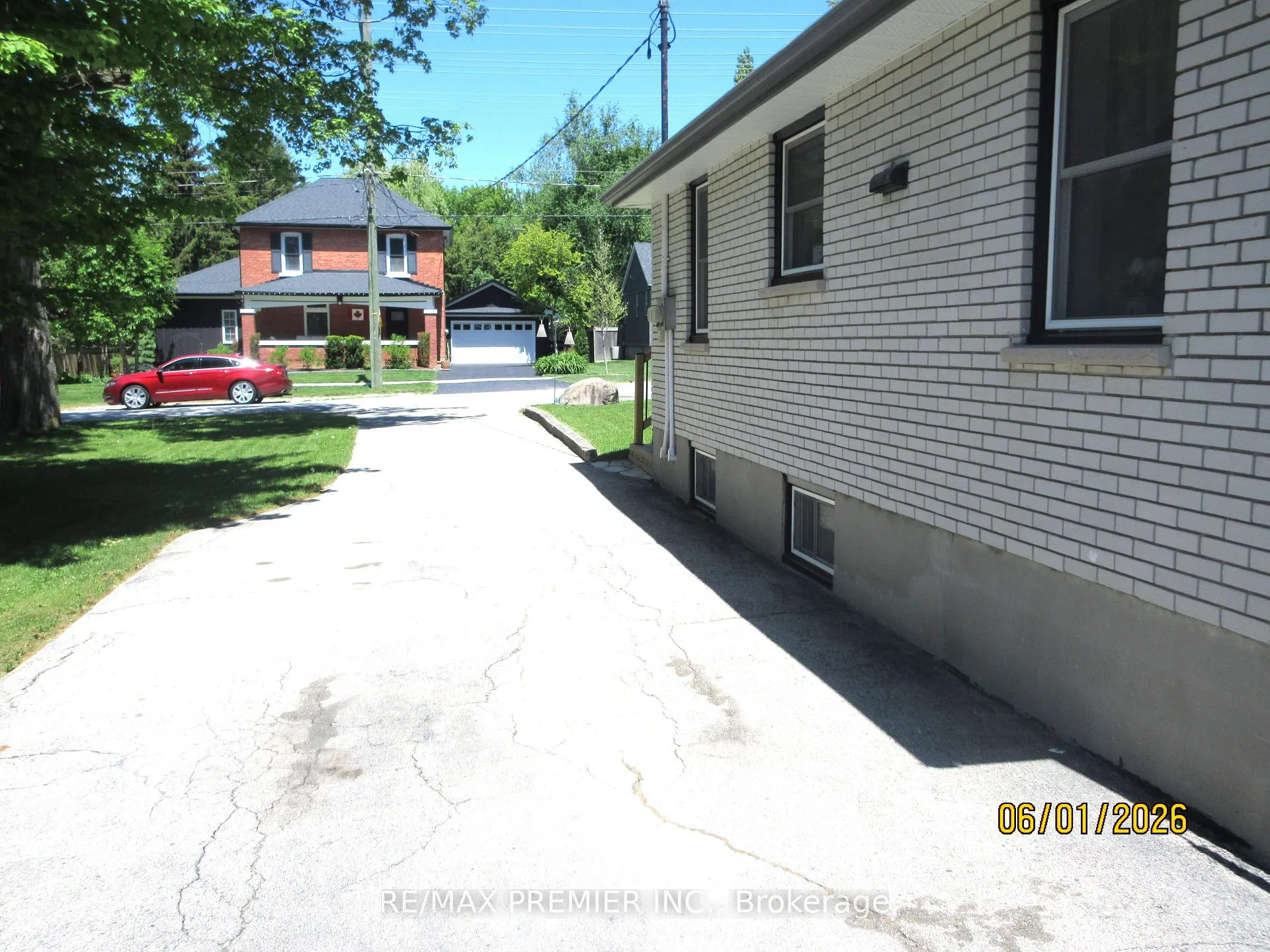 Photo 2 of 1 Victoria Street W, Innisfil, Cookstown — HOMEH