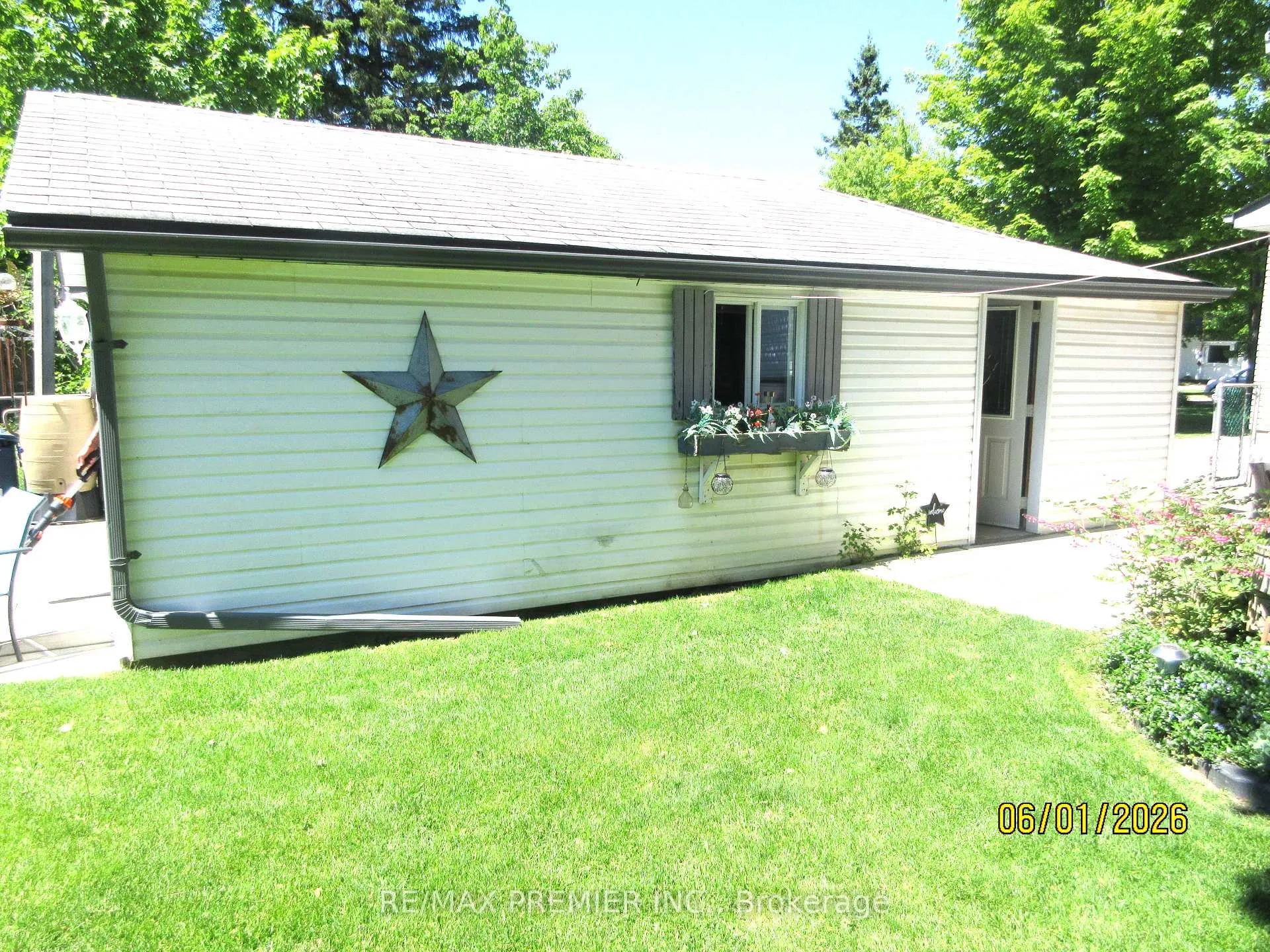 Photo 9 of 1 Victoria Street W, Innisfil, Cookstown — HOMEH