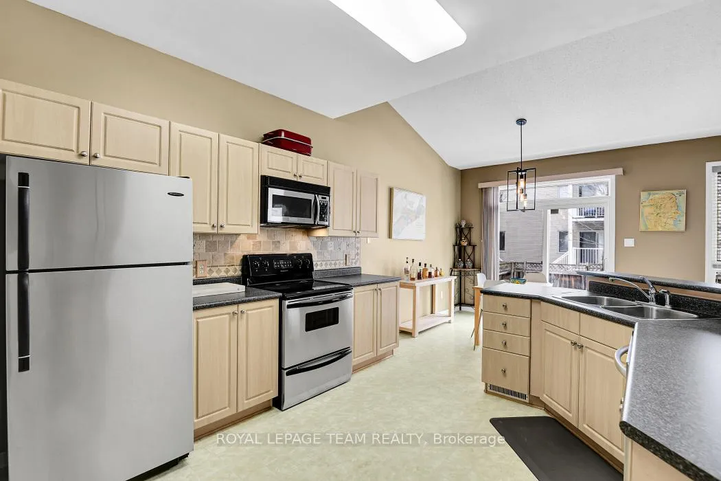 Photo 9 of 162 Redcliff Avenue, Ottawa, Barrhaven - Longfields — HOMEH