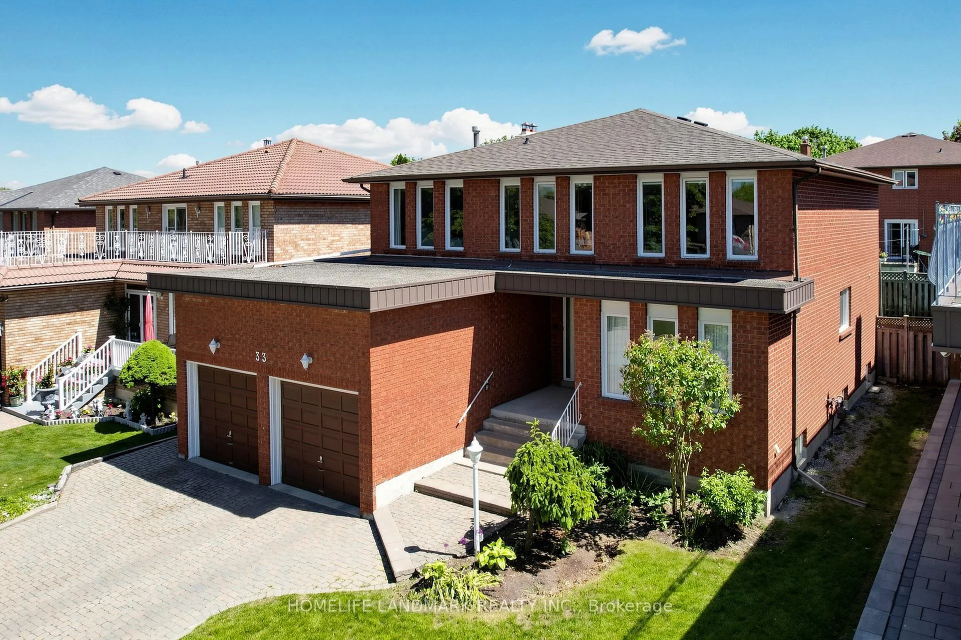 Photo 2 of 33 Dundee Crescent, Markham, Village Green-South Unionville — HOMEH