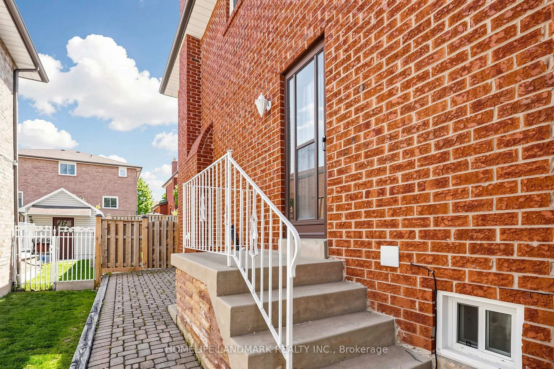 Photo 5 of 33 Dundee Crescent, Markham, Village Green-South Unionville — HOMEH