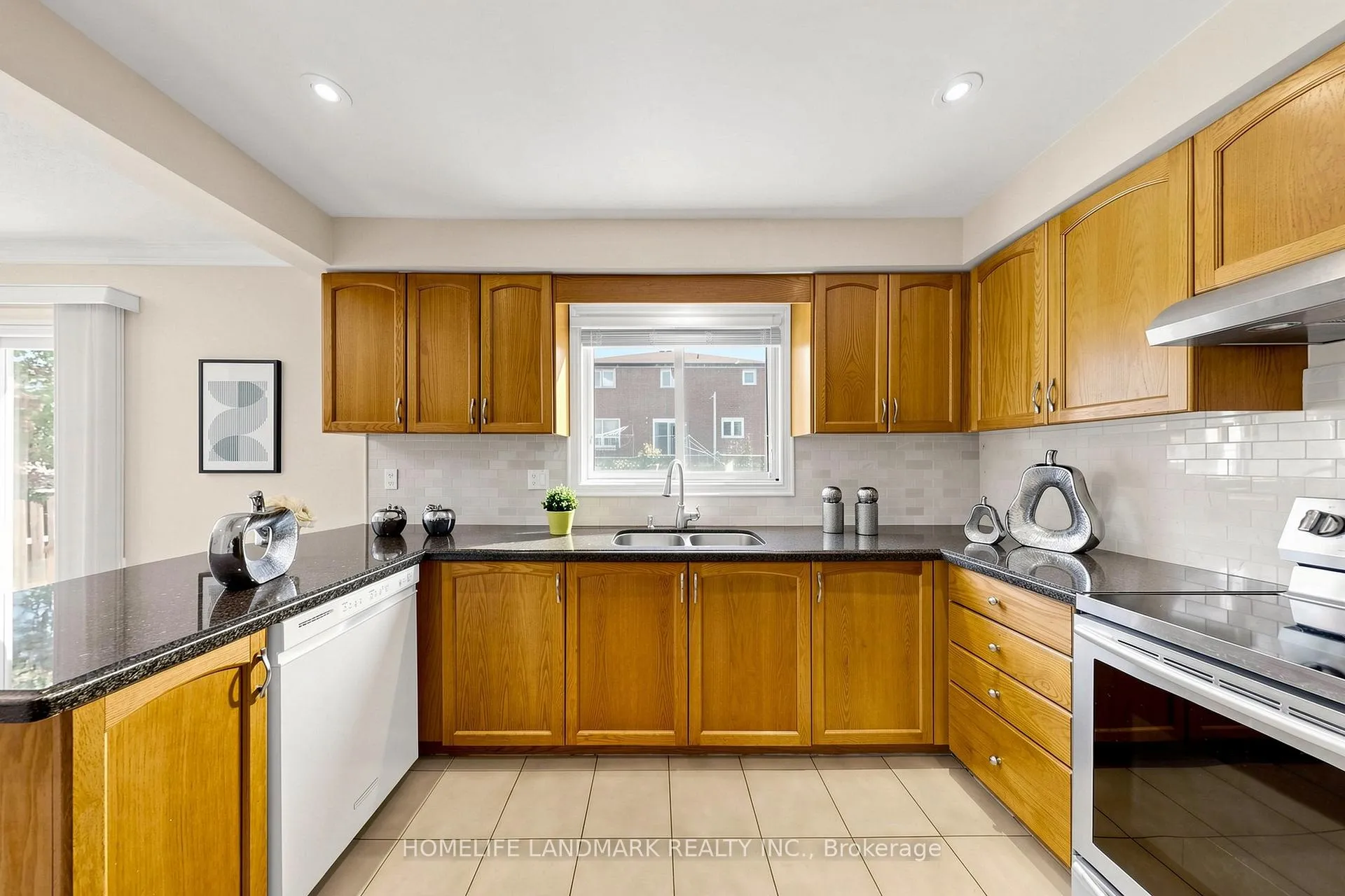 Photo 19 of 33 Dundee Crescent, Markham, Village Green-South Unionville — HOMEH