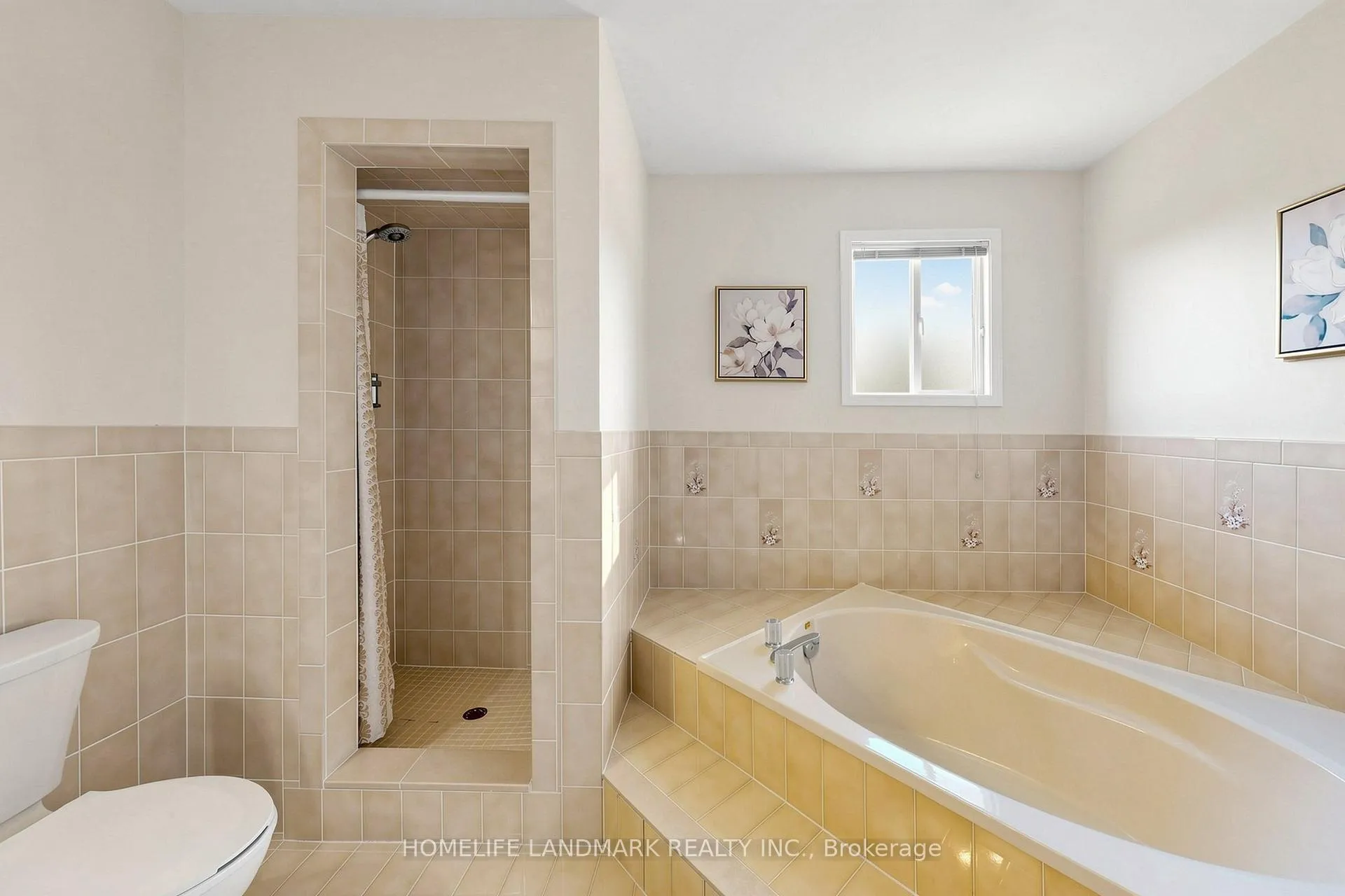 Photo 34 of 33 Dundee Crescent, Markham, Village Green-South Unionville — HOMEH