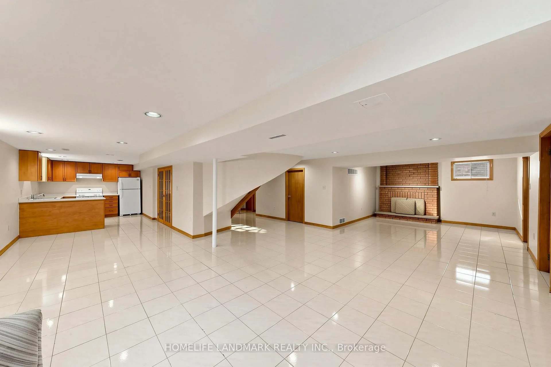 Photo 46 of 33 Dundee Crescent, Markham, Village Green-South Unionville — HOMEH