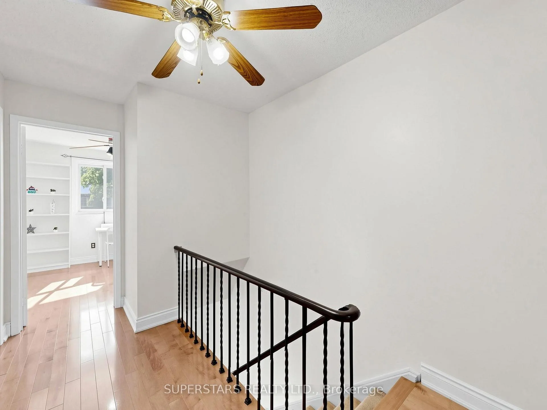 Photo 11 of Unit 33, 3025 Cedarglen Gate, Mississauga, Erindale — HOMEH