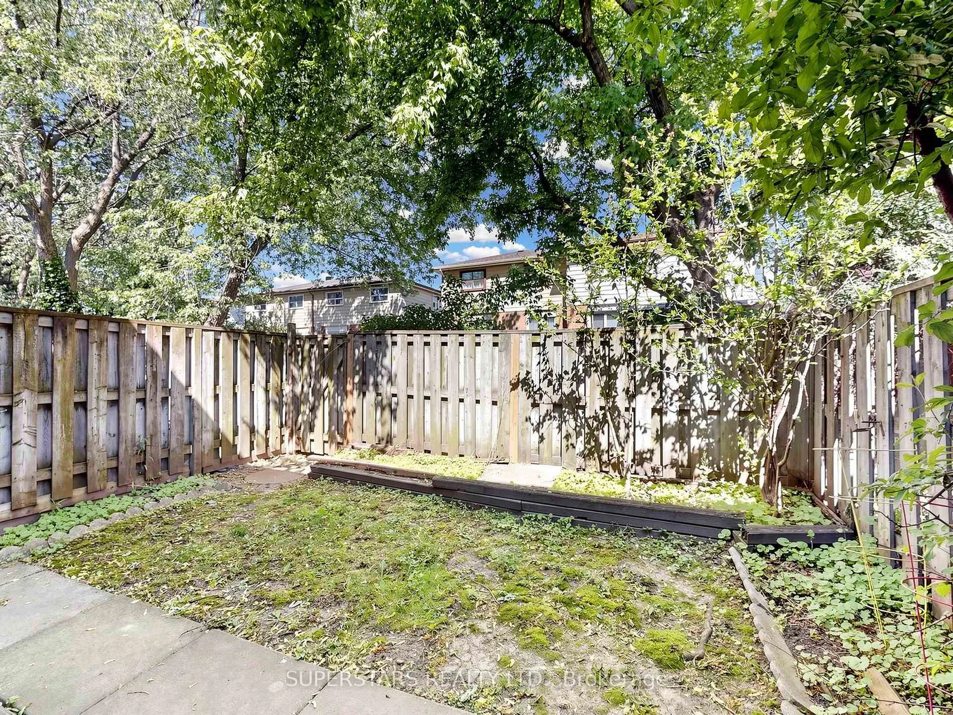Photo 20 of Unit 33, 3025 Cedarglen Gate, Mississauga, Erindale — HOMEH