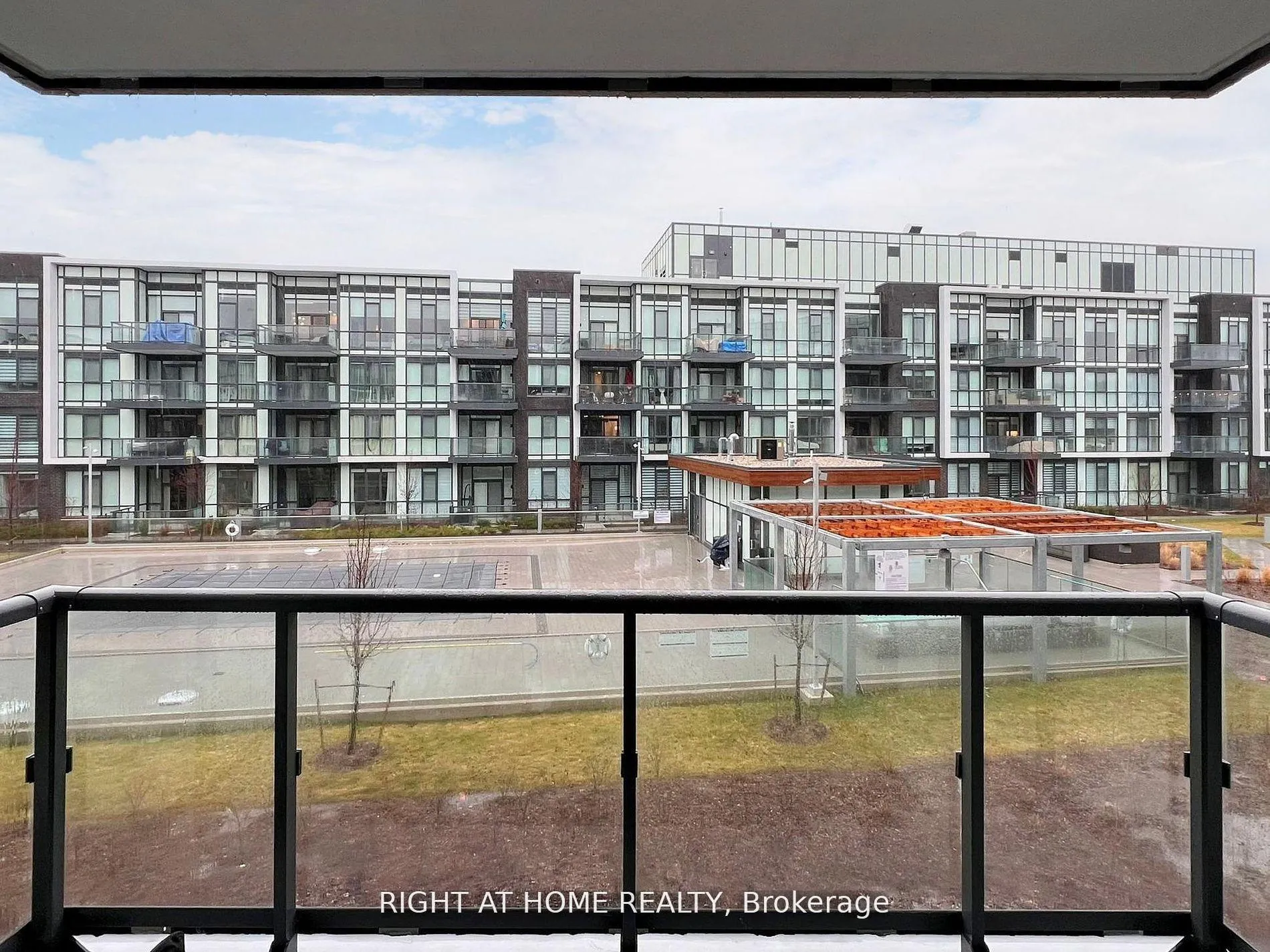 Photo 9 of Unit 224, 415 Sea Ray Avenue, Innisfil, Rural Innisfil — HOMEH