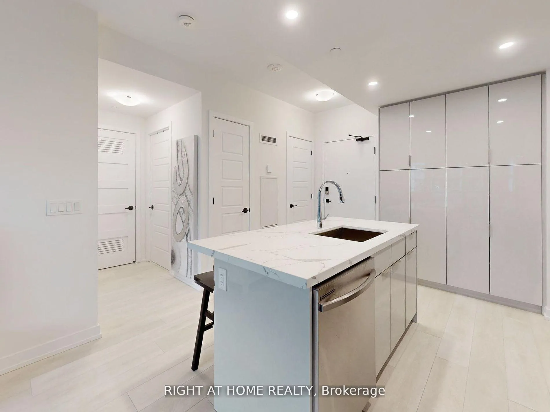 Photo 23 of Unit 224, 415 Sea Ray Avenue, Innisfil, Rural Innisfil — HOMEH