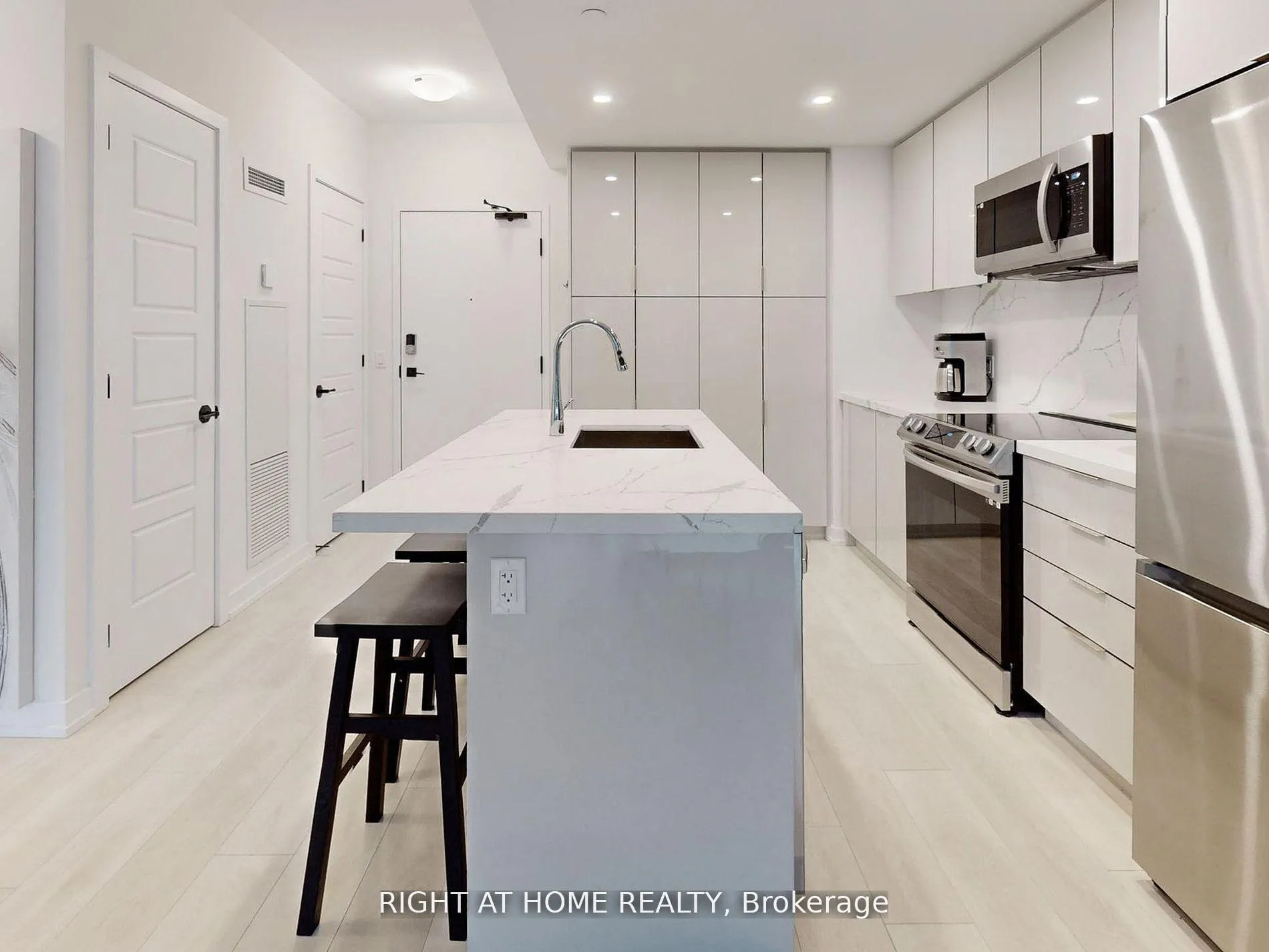 Photo 25 of Unit 224, 415 Sea Ray Avenue, Innisfil, Rural Innisfil — HOMEH