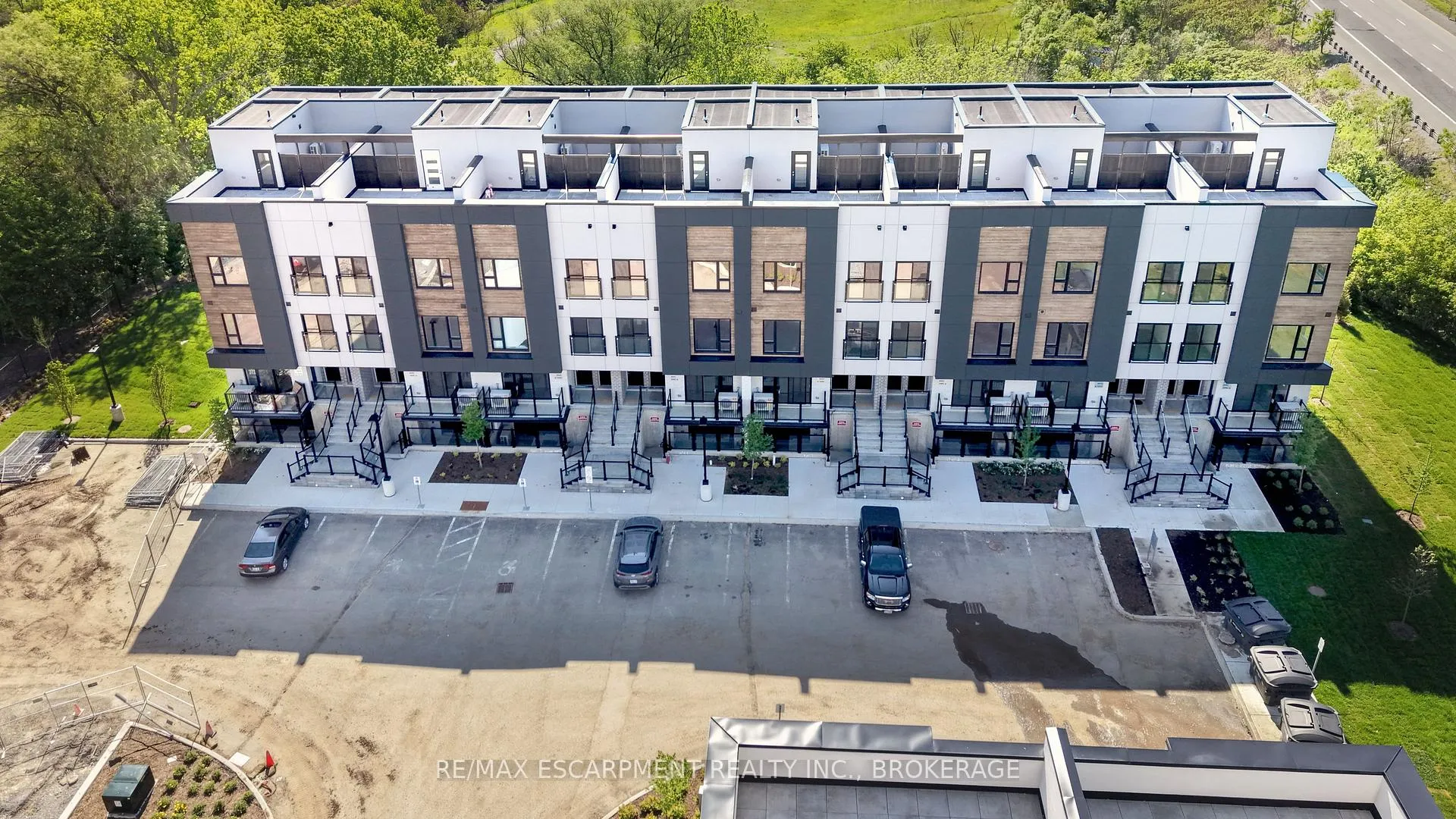 Photo 2 of Unit 308C, 16 Melbourne Avenue, St. Catharines, E. Chester — HOMEH