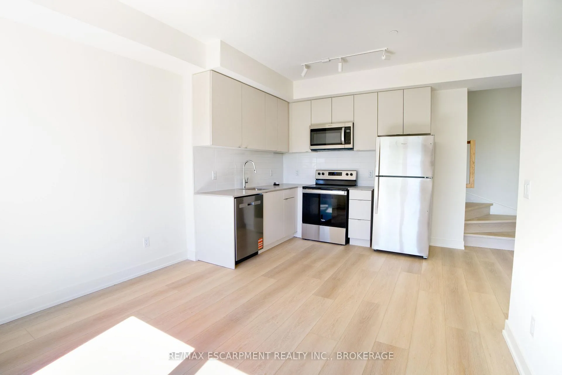 Photo 13 of Unit 308C, 16 Melbourne Avenue, St. Catharines, E. Chester — HOMEH