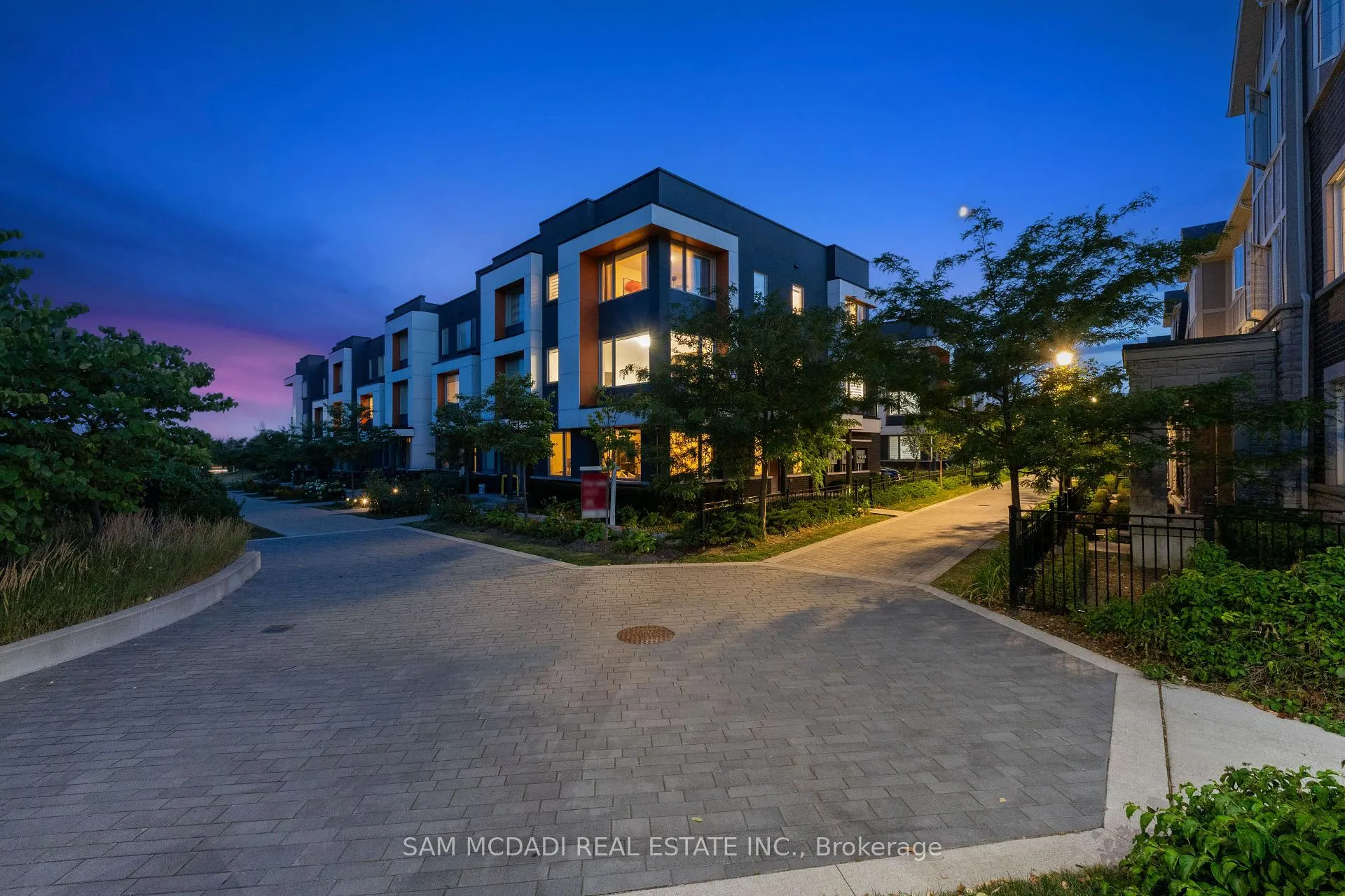 Front of Unit 34, 3006 Creekshore Common