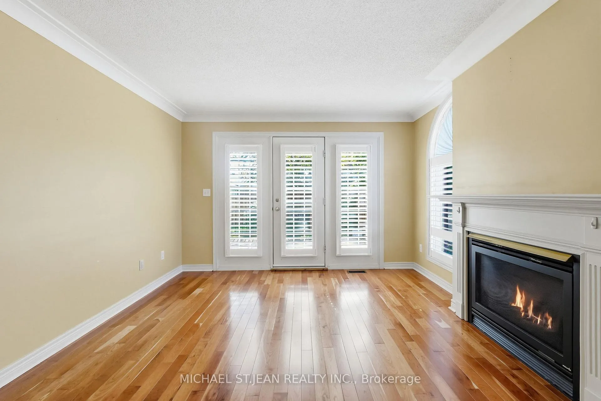 Photo 9 of Unit 4, 590 8 Highway, Hamilton, Stoney Creek — HOMEH
