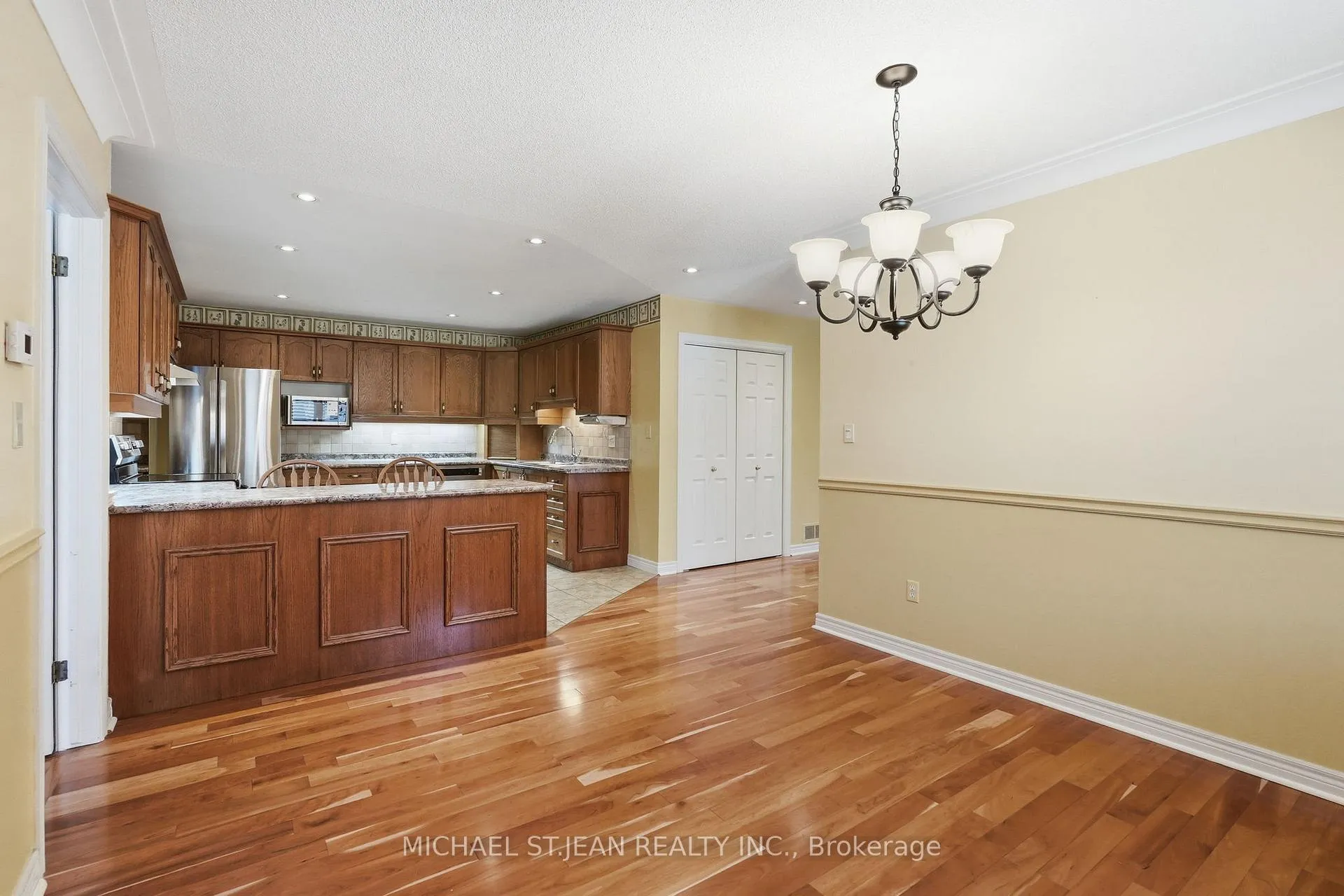 Photo 11 of Unit 4, 590 8 Highway, Hamilton, Stoney Creek — HOMEH