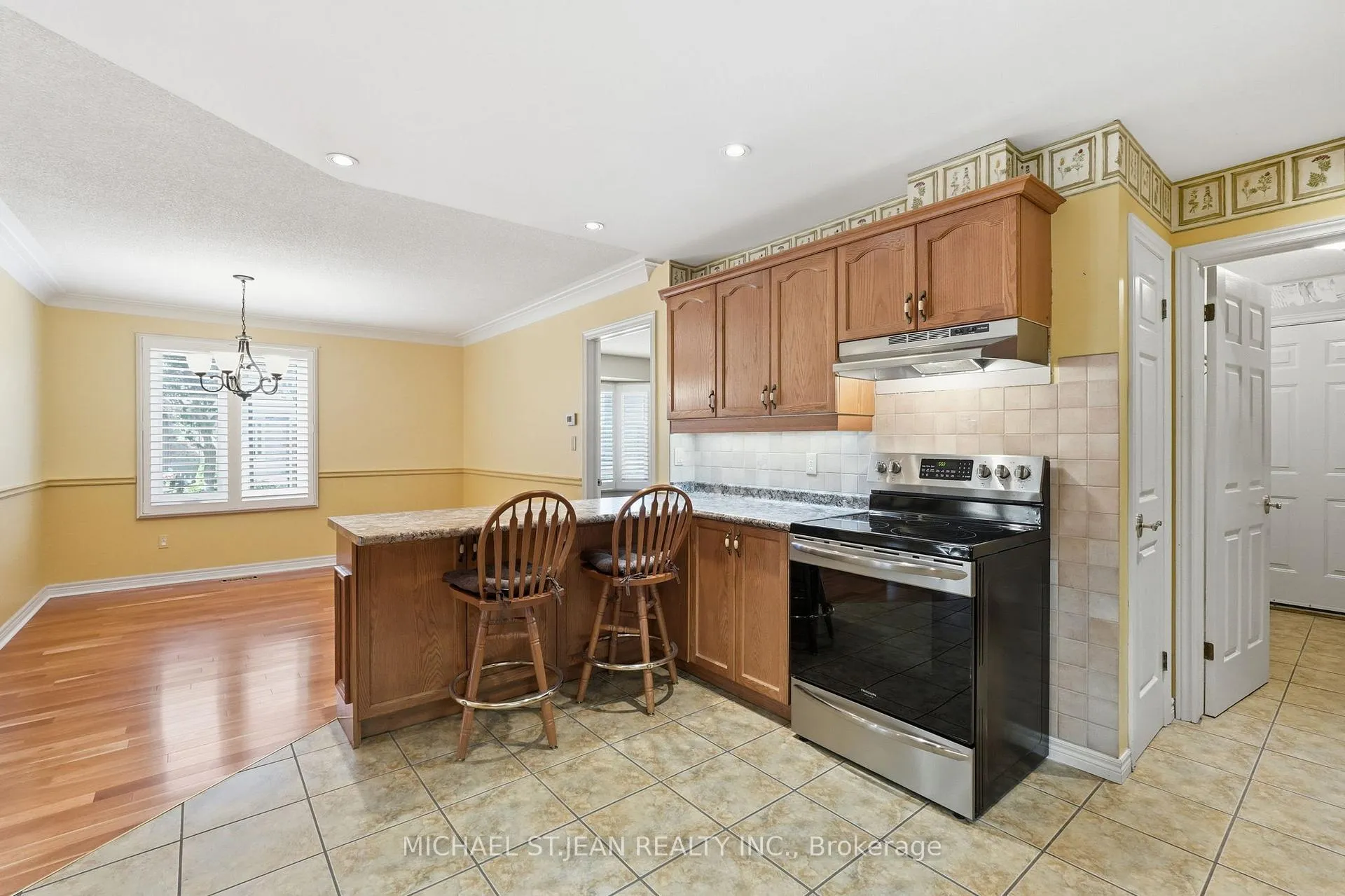 Photo 15 of Unit 4, 590 8 Highway, Hamilton, Stoney Creek — HOMEH