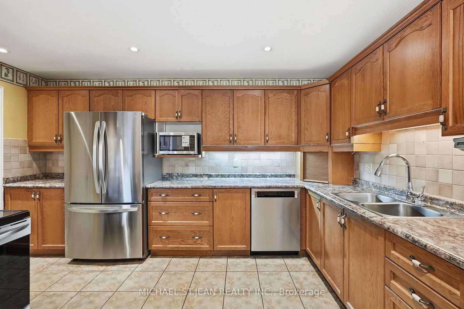 Photo 17 of Unit 4, 590 8 Highway, Hamilton, Stoney Creek — HOMEH