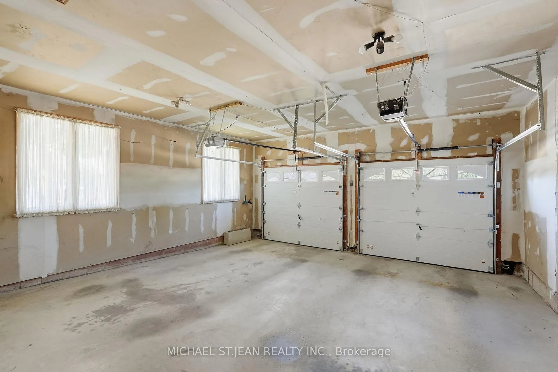 Photo 30 of Unit 4, 590 8 Highway, Hamilton, Stoney Creek — HOMEH