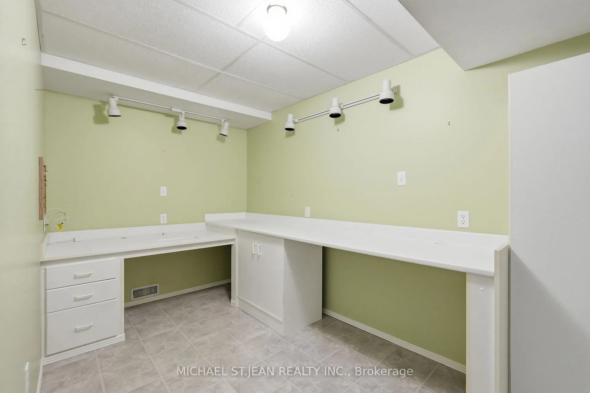 Photo 39 of Unit 4, 590 8 Highway, Hamilton, Stoney Creek — HOMEH