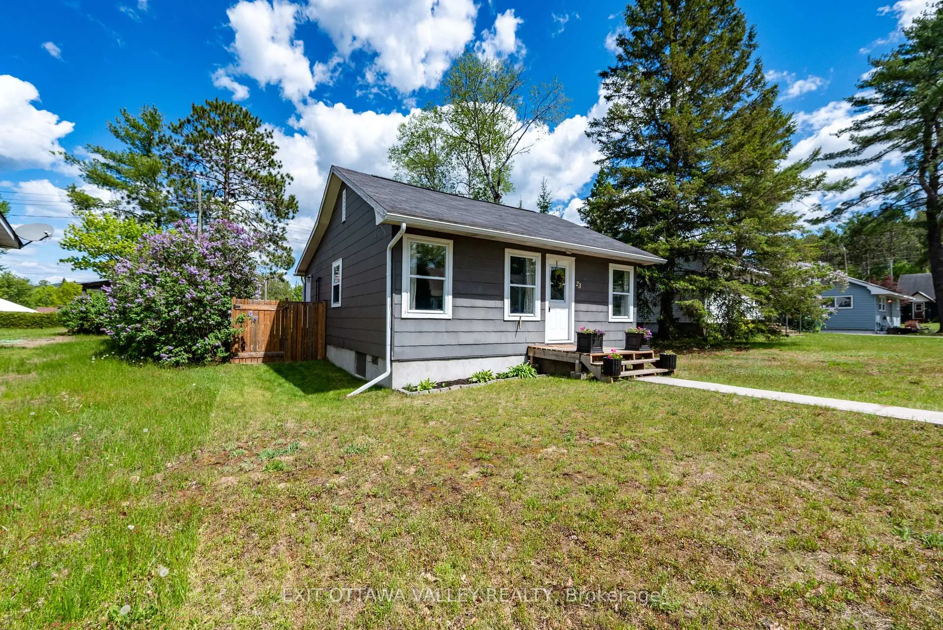 Photo 2 of 23 Summit Street, Deep River — HOMEH