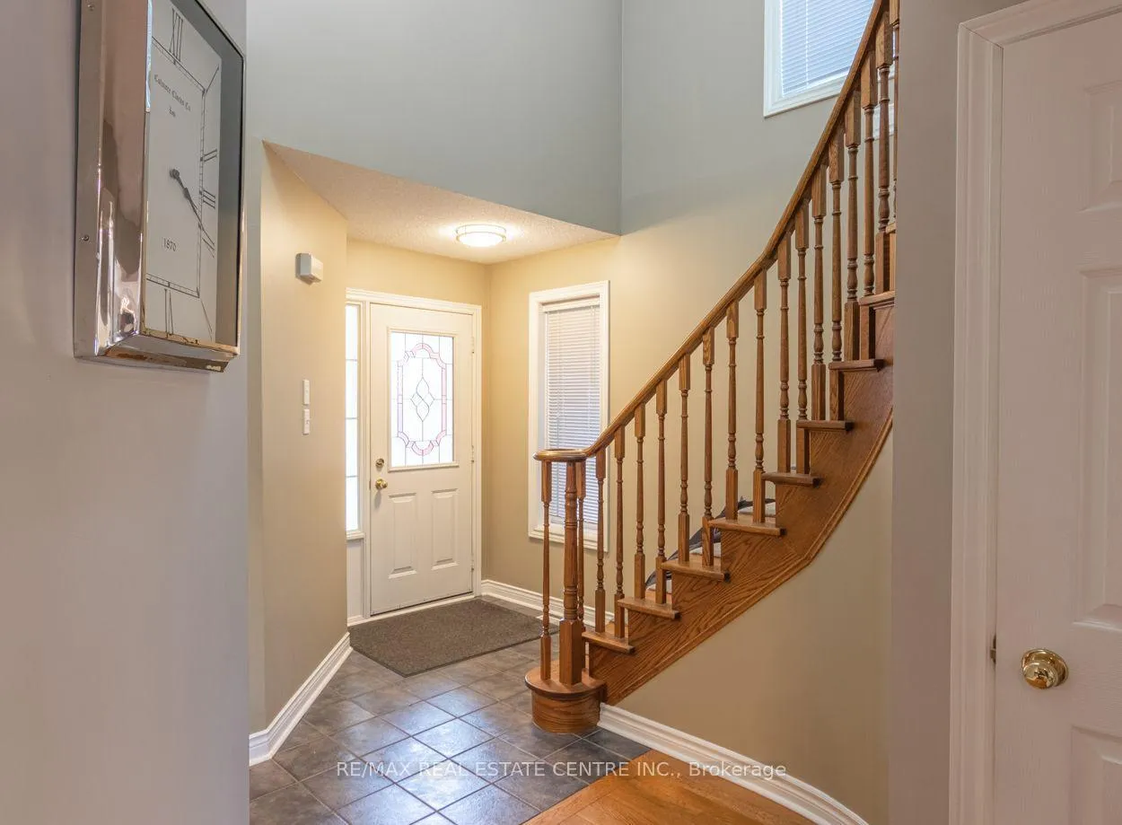 Photo 3 of 3335 Edgewood Place, Burlington, Palmer — HOMEH