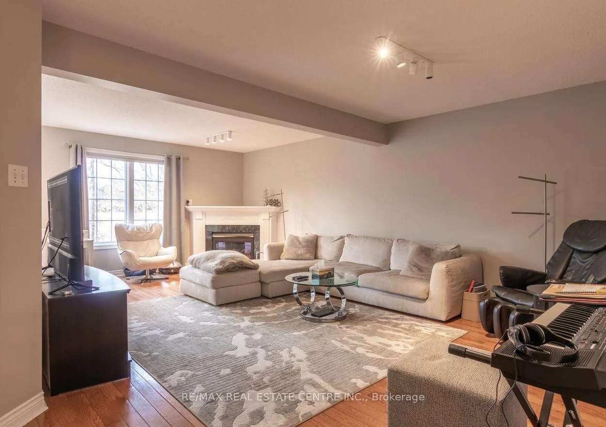 Photo 6 of 3335 Edgewood Place, Burlington, Palmer — HOMEH