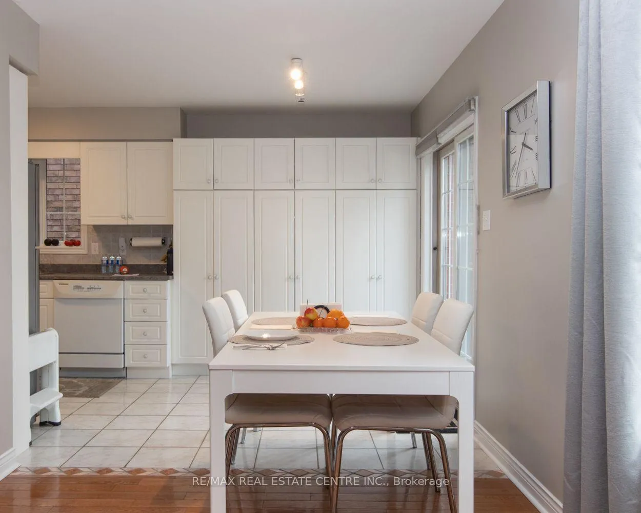 Photo 9 of 3335 Edgewood Place, Burlington, Palmer — HOMEH