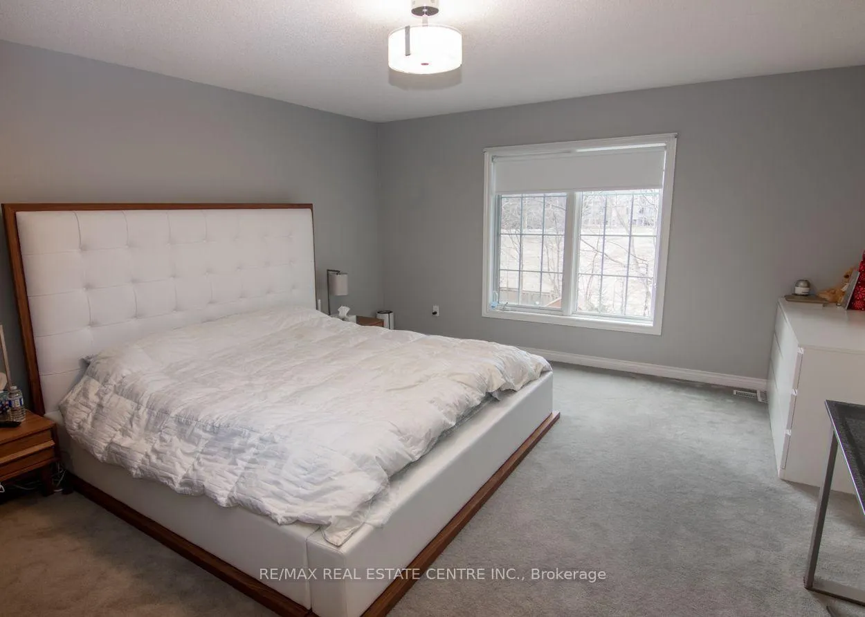 Photo 13 of 3335 Edgewood Place, Burlington, Palmer — HOMEH