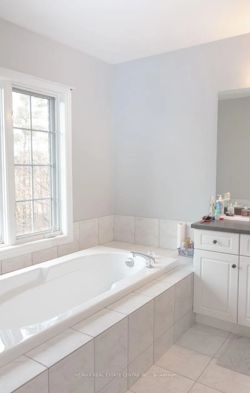Photo 15 of 3335 Edgewood Place, Burlington, Palmer — HOMEH