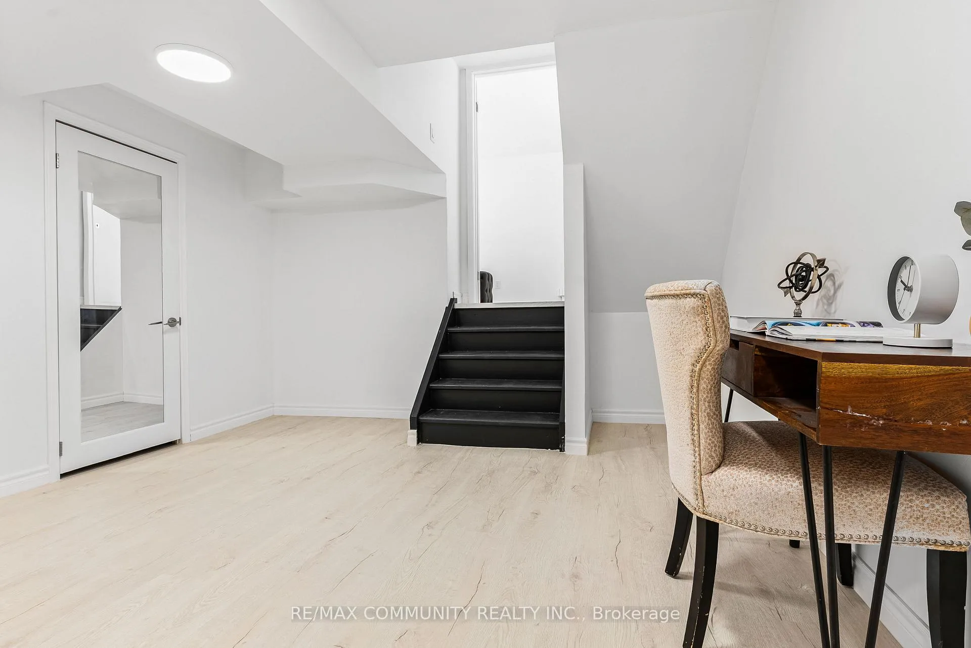 Photo 69 of 42 Kay Drive, Etobicoke, Mount Olive-Silverstone-Jamestown — HOMEH
