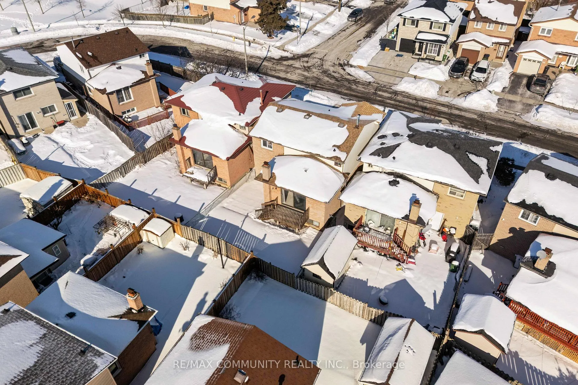 Photo 84 of 42 Kay Drive, Etobicoke, Mount Olive-Silverstone-Jamestown — HOMEH