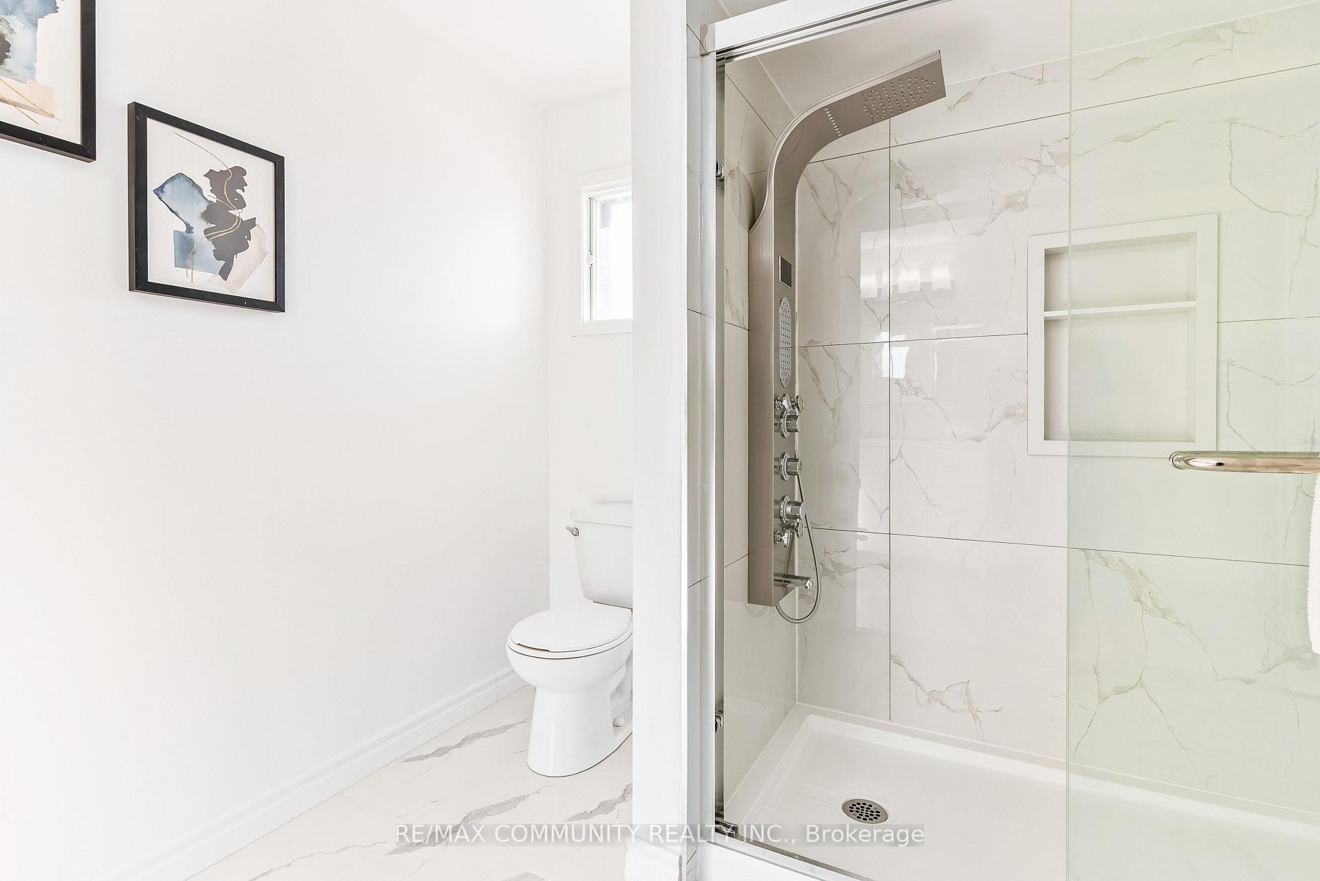 Photo 23 of 42 Kay Drive, Etobicoke, Mount Olive-Silverstone-Jamestown — HOMEH