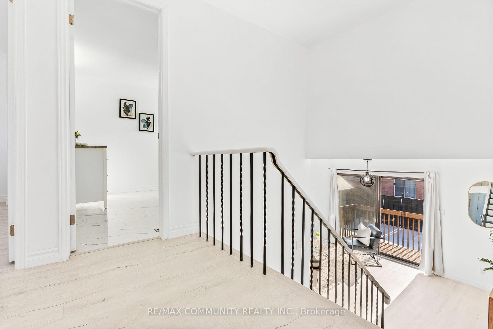 Photo 26 of 42 Kay Drive, Etobicoke, Mount Olive-Silverstone-Jamestown — HOMEH
