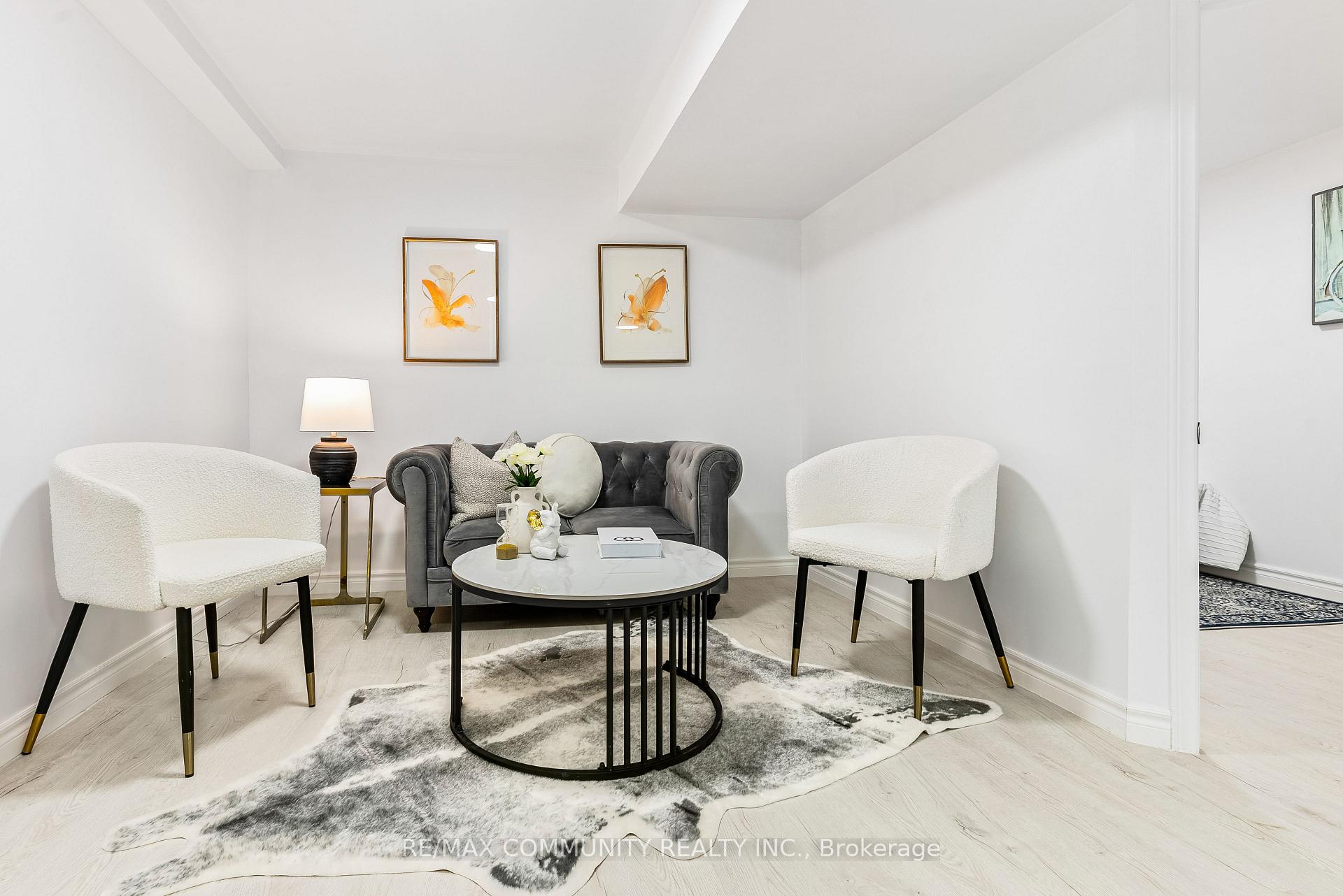 Photo 32 of 42 Kay Drive, Etobicoke, Mount Olive-Silverstone-Jamestown — HOMEH