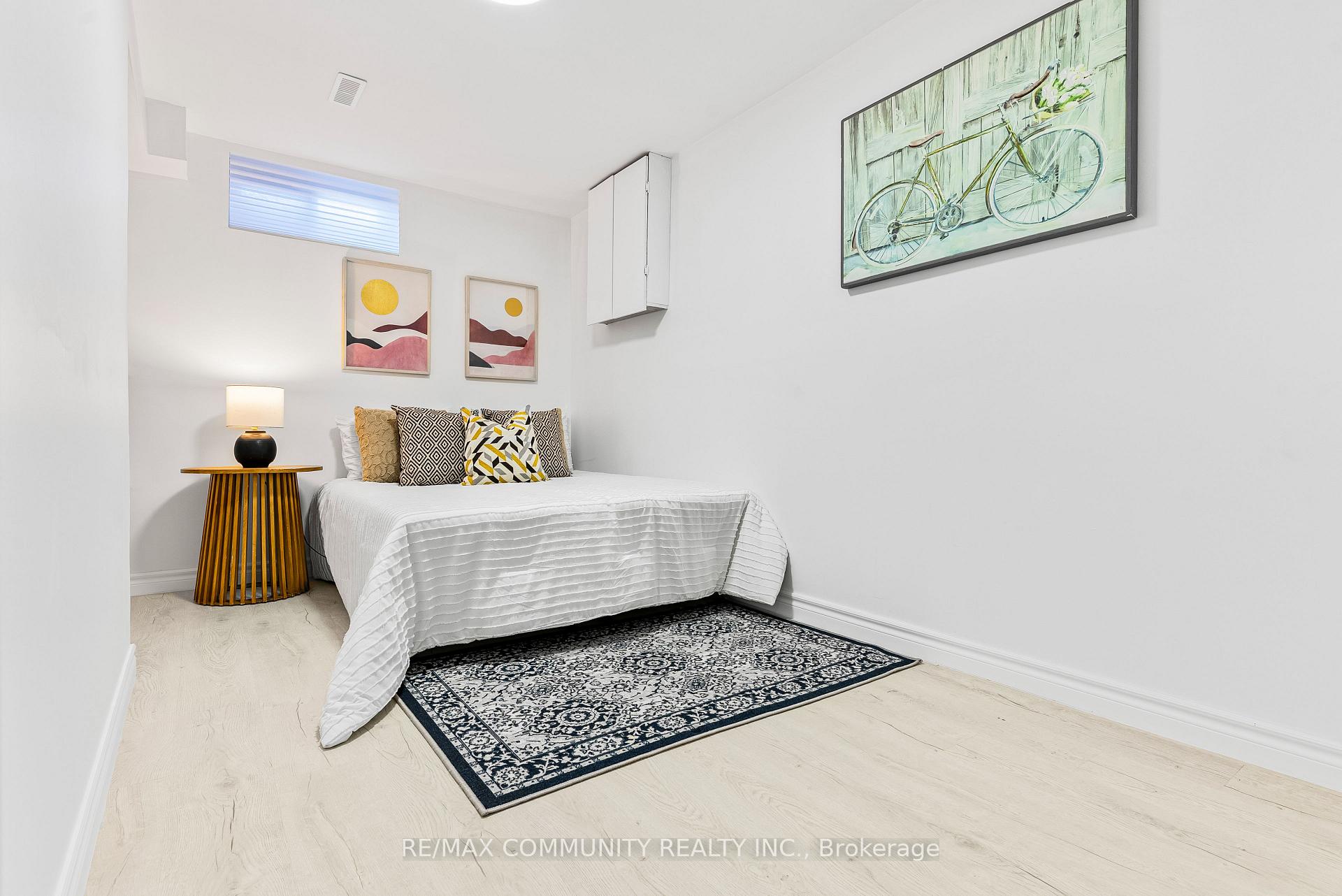 Photo 33 of 42 Kay Drive, Etobicoke, Mount Olive-Silverstone-Jamestown — HOMEH