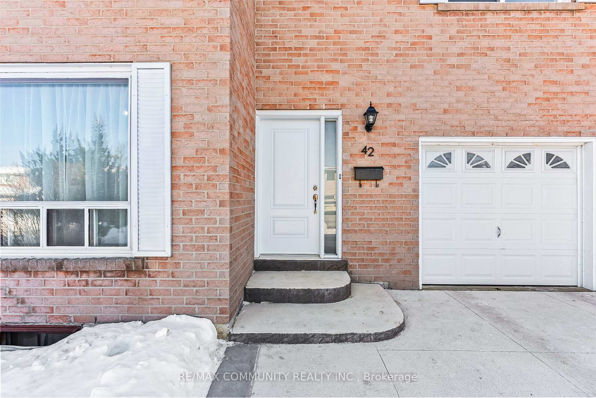 Photo 40 of 42 Kay Drive, Etobicoke, Mount Olive-Silverstone-Jamestown — HOMEH