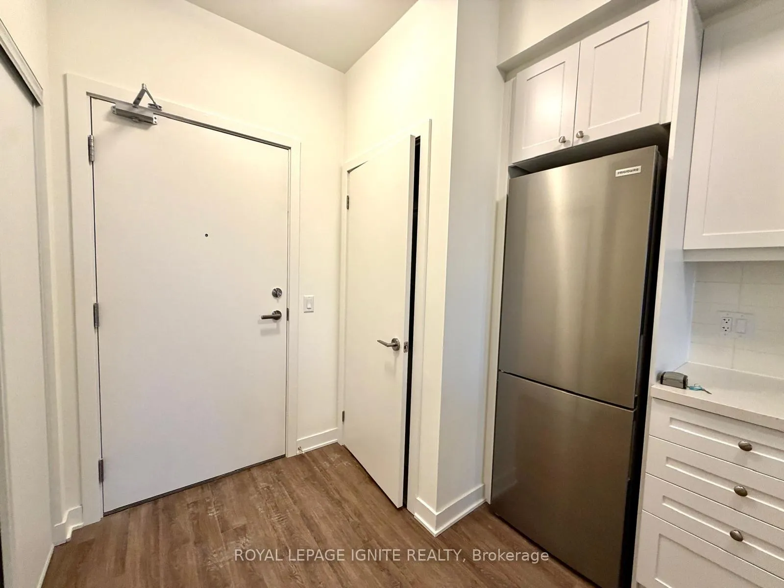Photo 8 of Unit 405, 51 Clarington Boulevard, Clarington, Bowmanville — HOMEH