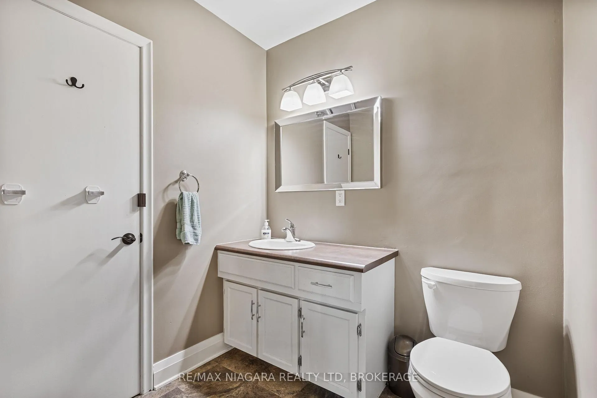 Photo 14 of 12 Claremount Circle, Welland, Prince Charles — HOMEH