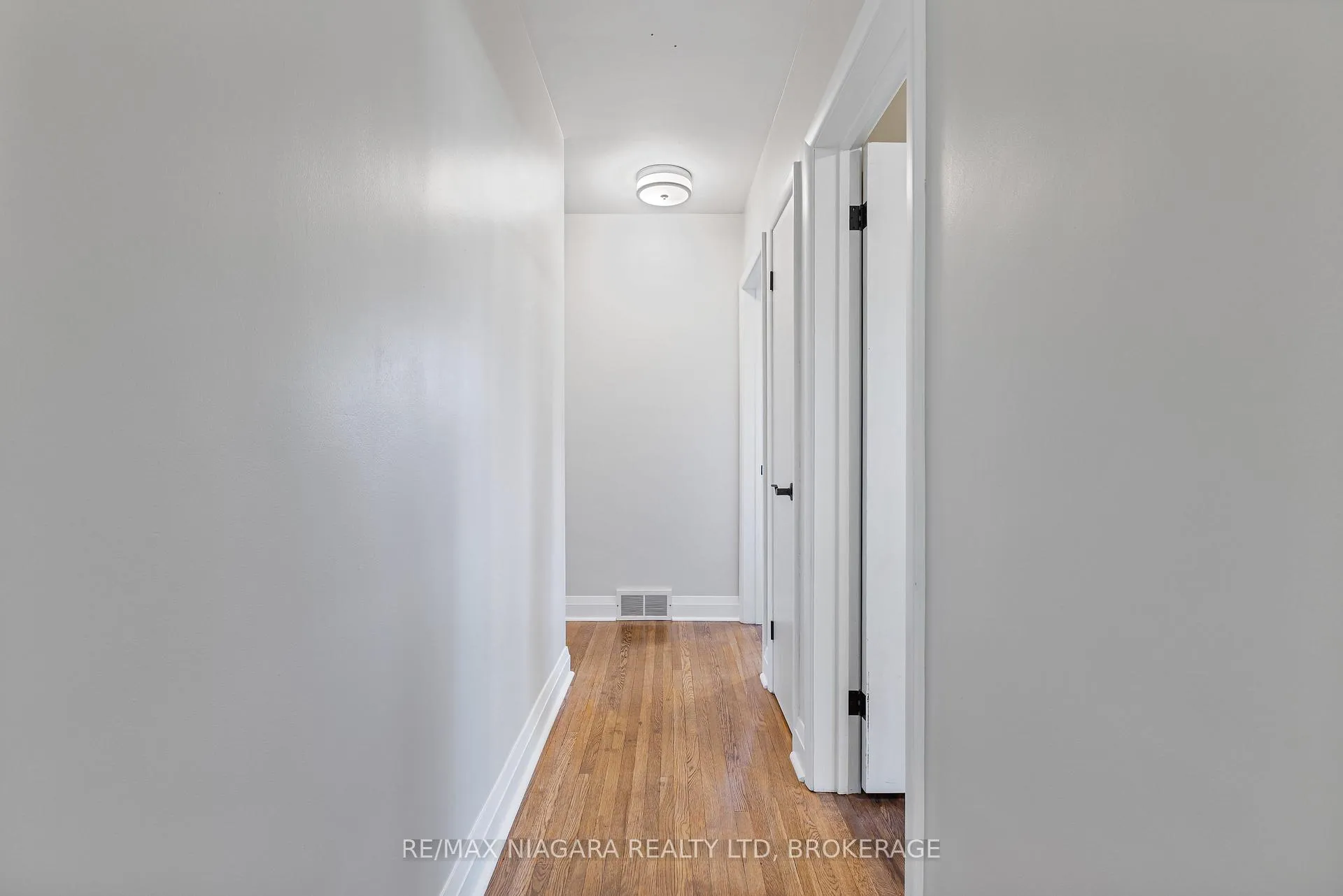 Photo 15 of 12 Claremount Circle, Welland, Prince Charles — HOMEH