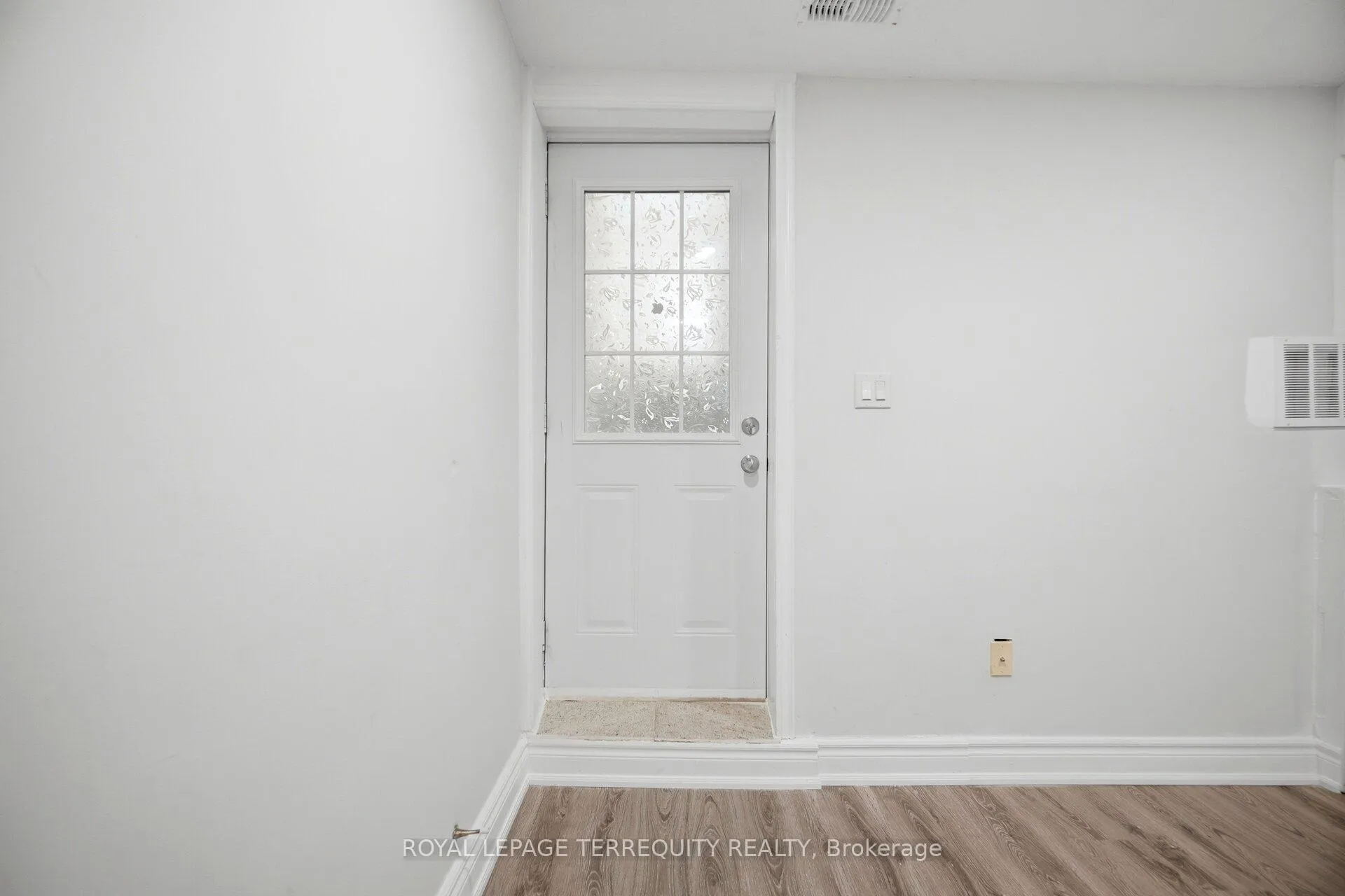 Photo 6 of Unit Lower Level, 28 Pennsylvania Avenue, Brampton, Fletcher's Creek South — HOMEH