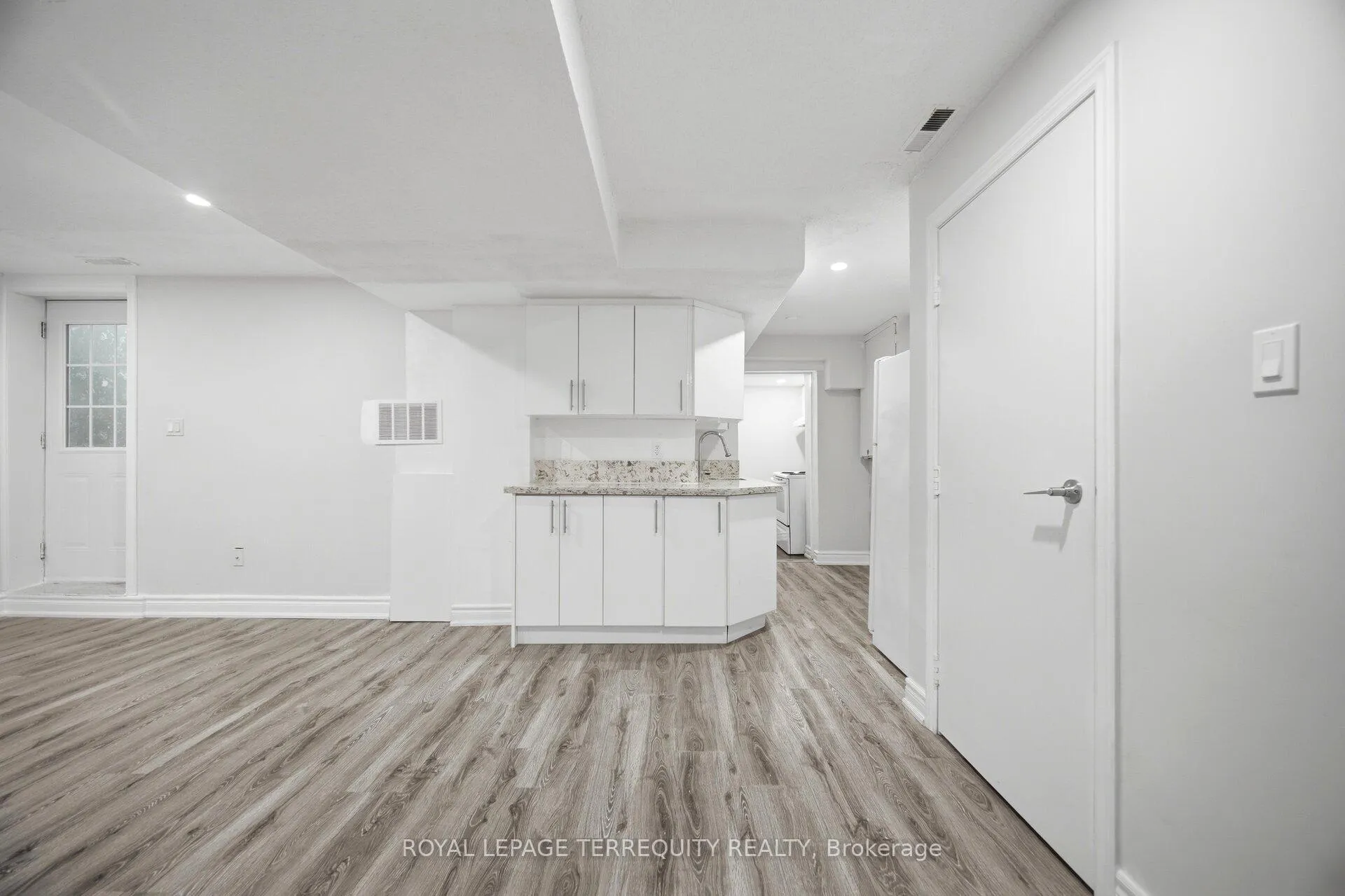 Photo 12 of Unit Lower Level, 28 Pennsylvania Avenue, Brampton, Fletcher's Creek South — HOMEH